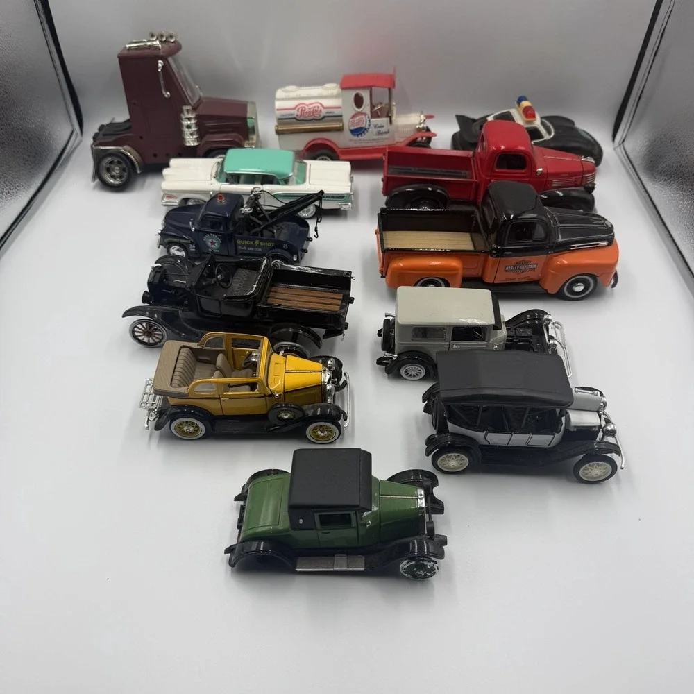 Vintage Model Cars/Trucks Lot For Parts Repair Or Restore READ DESCRIPTION